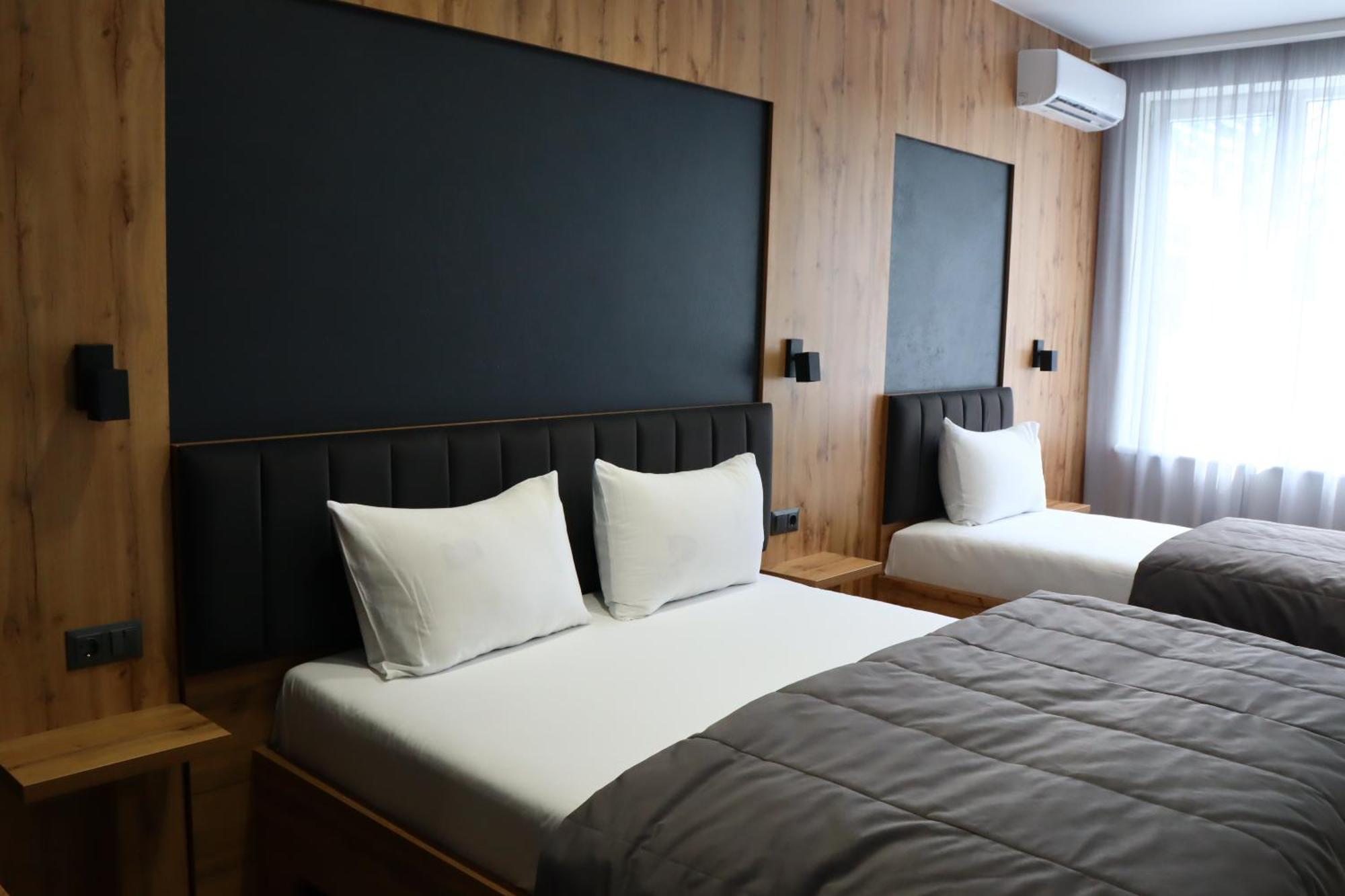 Sobkoff Hotel Khmel'nyts'kyy Exterior photo